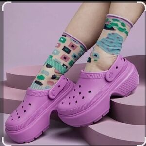 CROCS Women's Vibrant Pink Platform Clogs